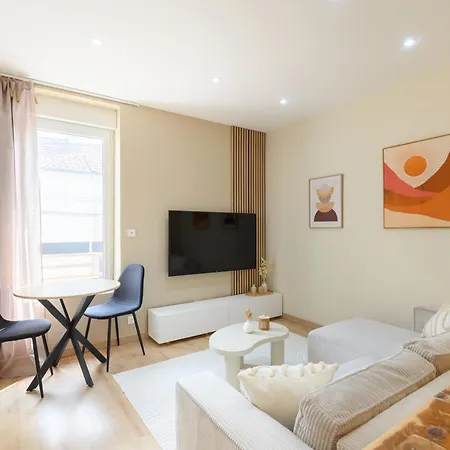 Les Pierres Dorees - Moderne & Confort Appartement