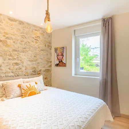 Les Pierres Dorees - Moderne & Confort Apartment *