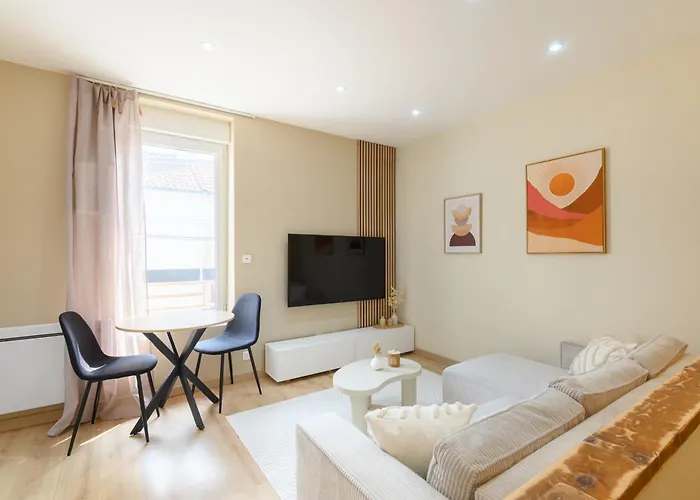 Les Pierres Dorees - Moderne & Confort Appartement