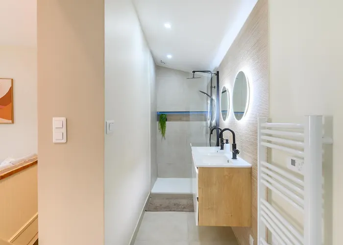 Appartement Les Pierres Dorees - Moderne & Confort *